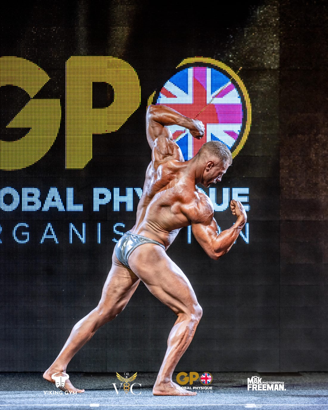 ryan watts, bodybuilder and personal trainer